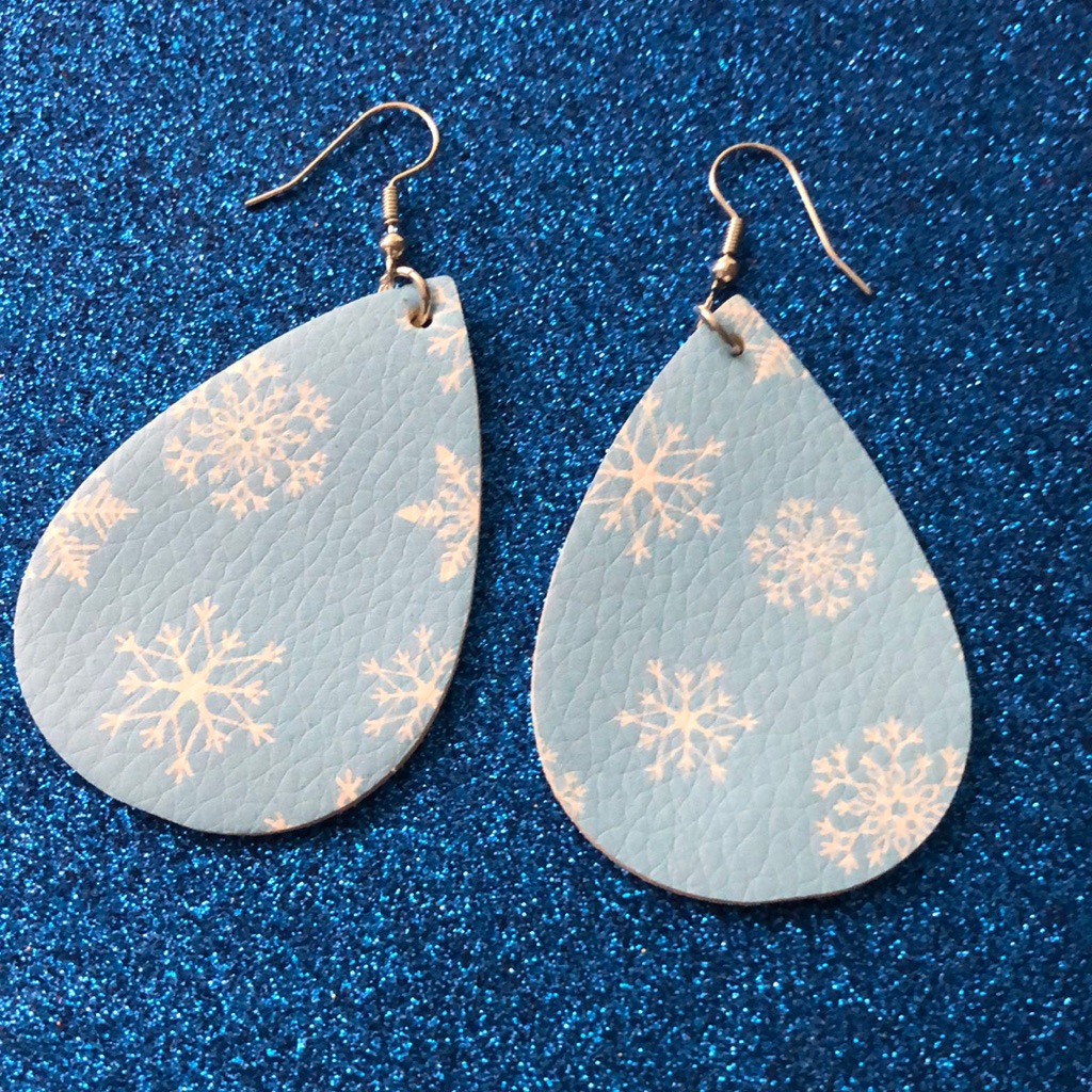 Snowflake Earrings Christmas Earrings New 5$